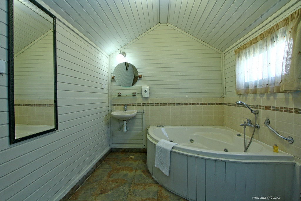 גקוזי מפנק בבקתות משפחתיות